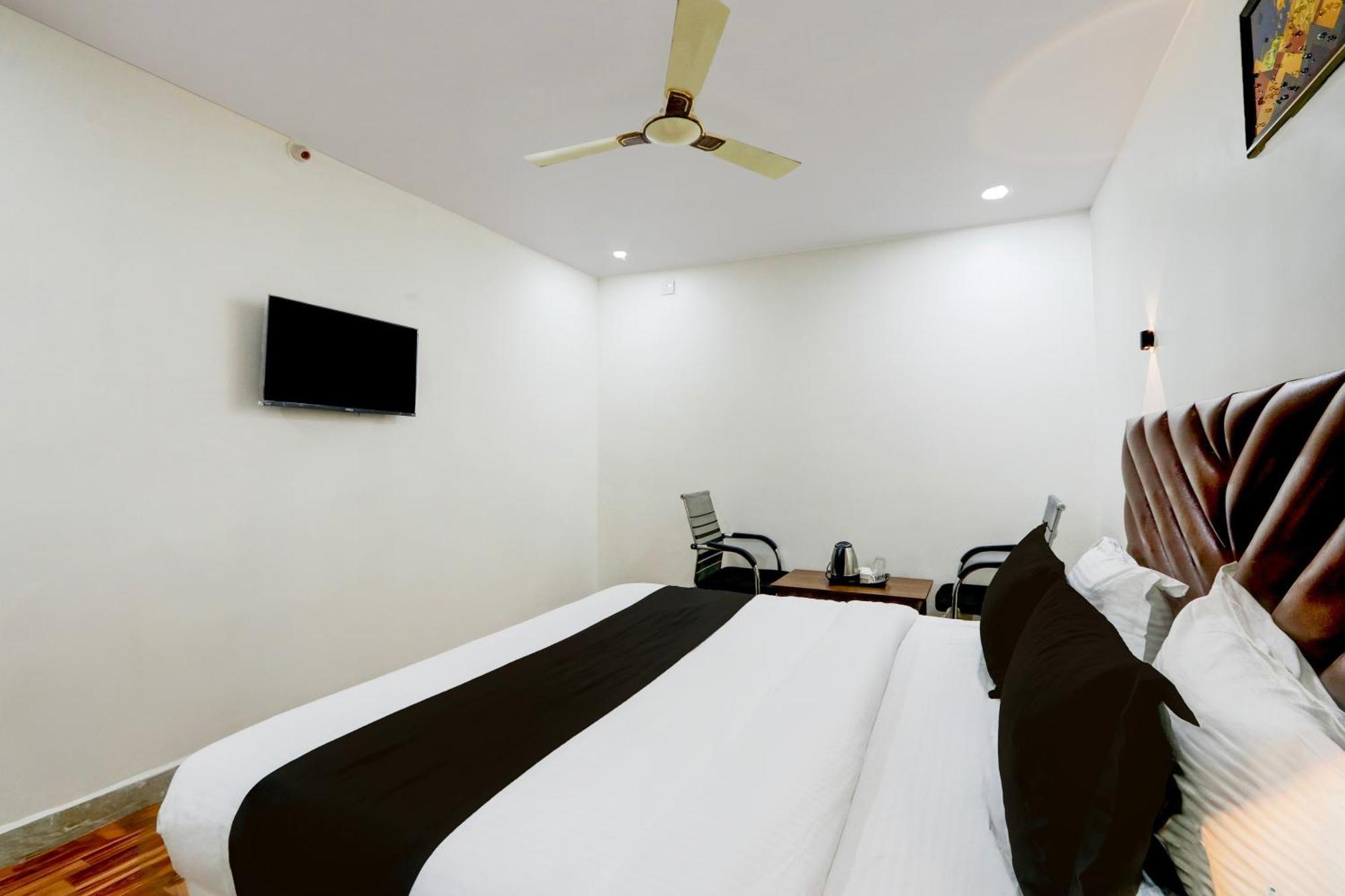 Hotel O Rms Grand Patancheru 外观 照片