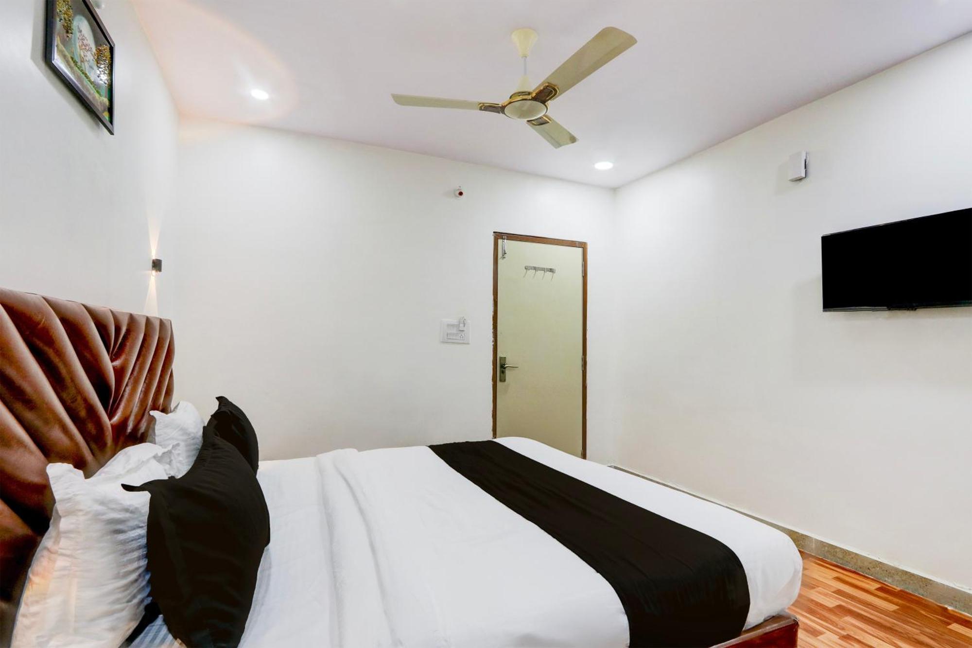 Hotel O Rms Grand Patancheru 外观 照片