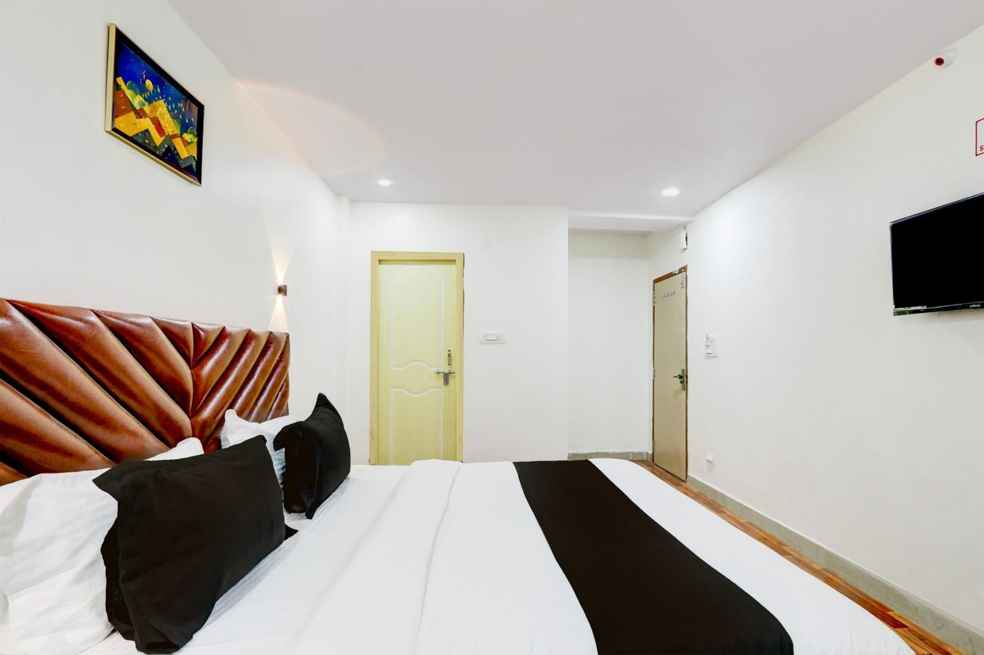 Hotel O Rms Grand Patancheru 外观 照片