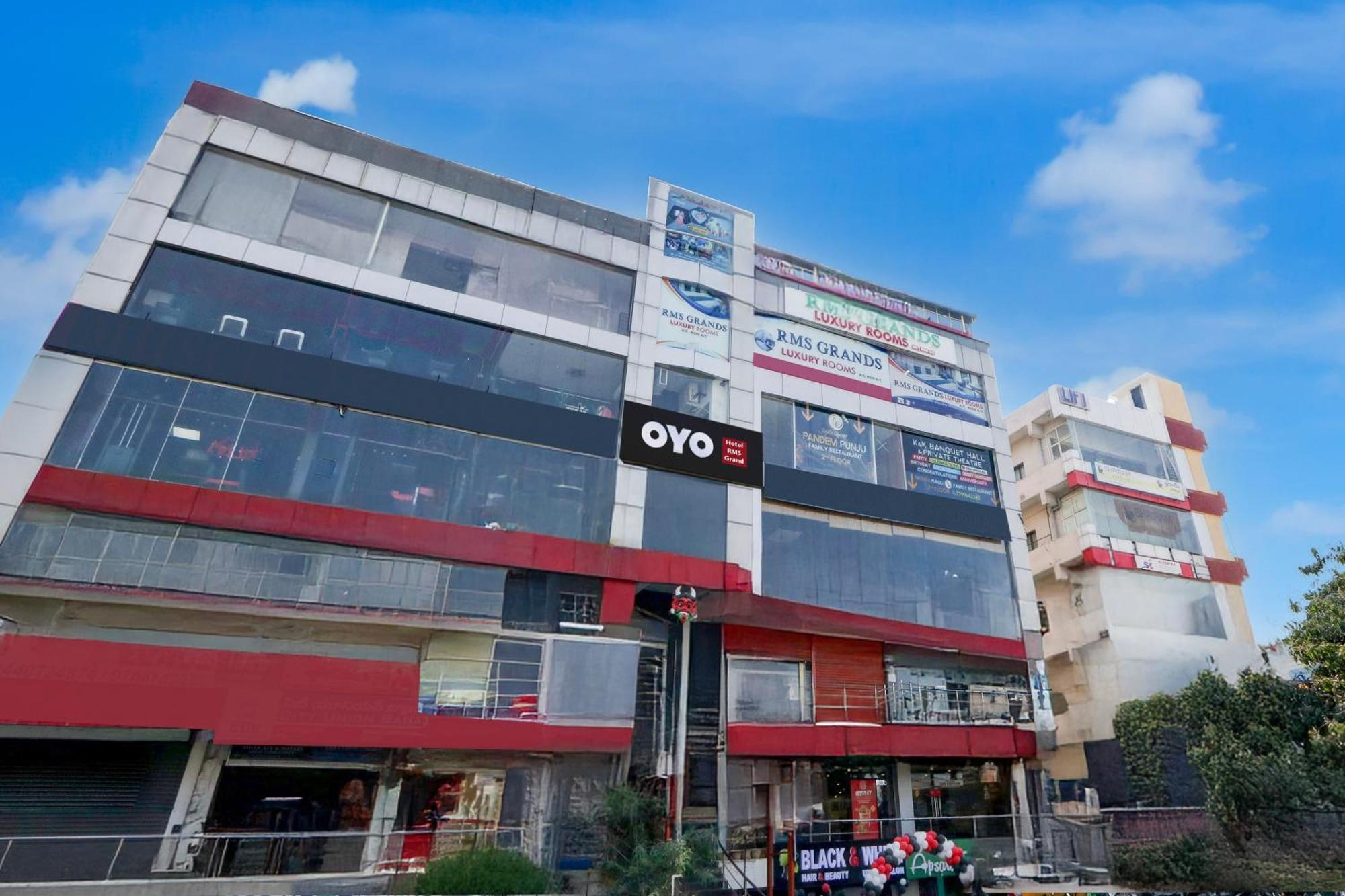 Hotel O Rms Grand Patancheru 外观 照片
