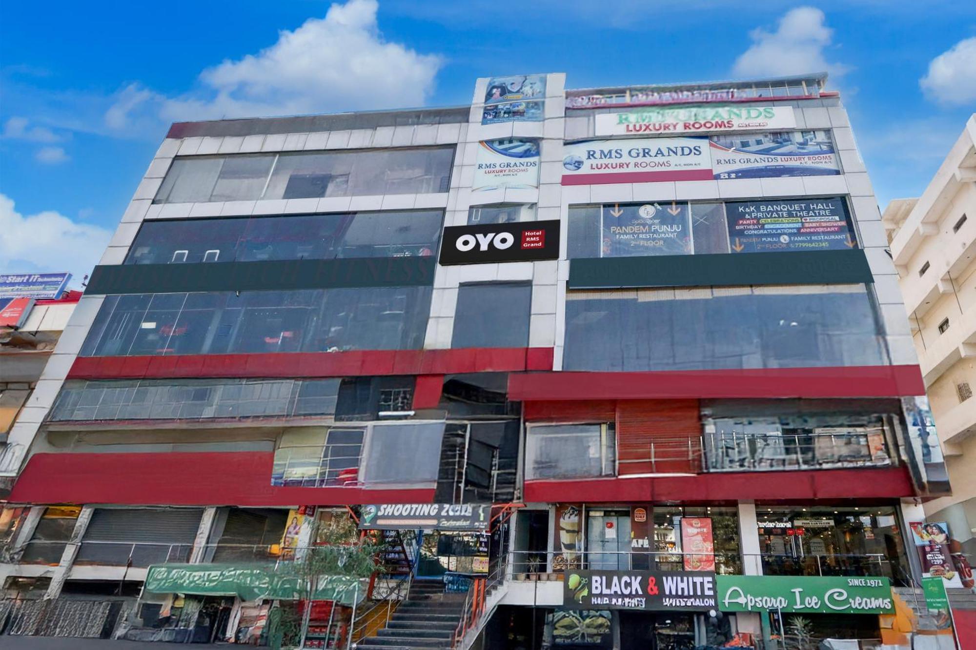 Hotel O Rms Grand Patancheru 外观 照片