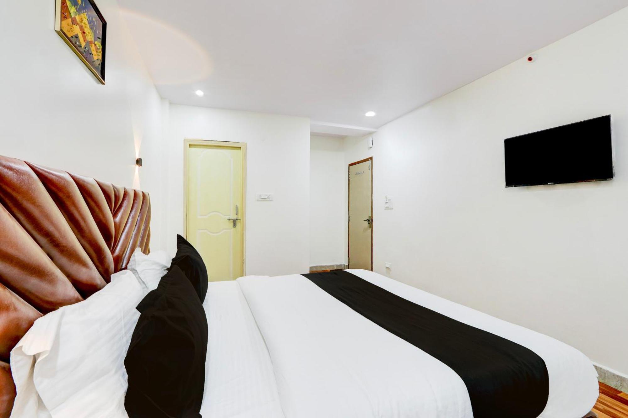 Hotel O Rms Grand Patancheru 外观 照片